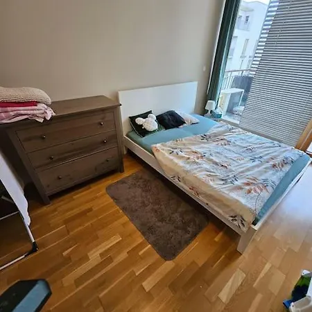 Nadherny V Krasnem Prostredi Praag